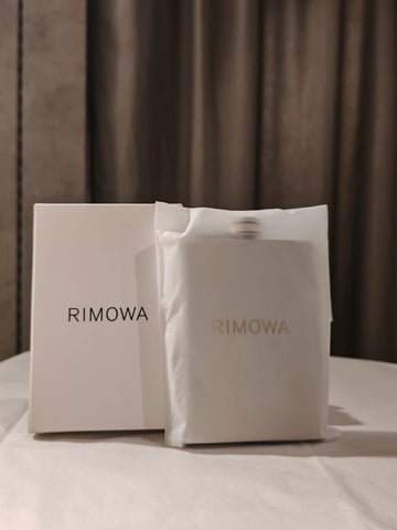 Rimowa wine bottle