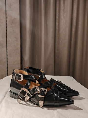 Toga Pulla shoes