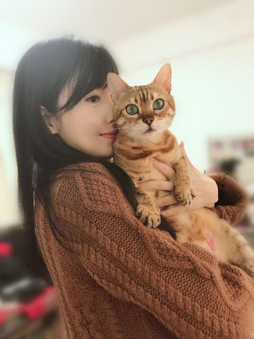 Queen and Belle sweater