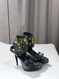 Toga heels